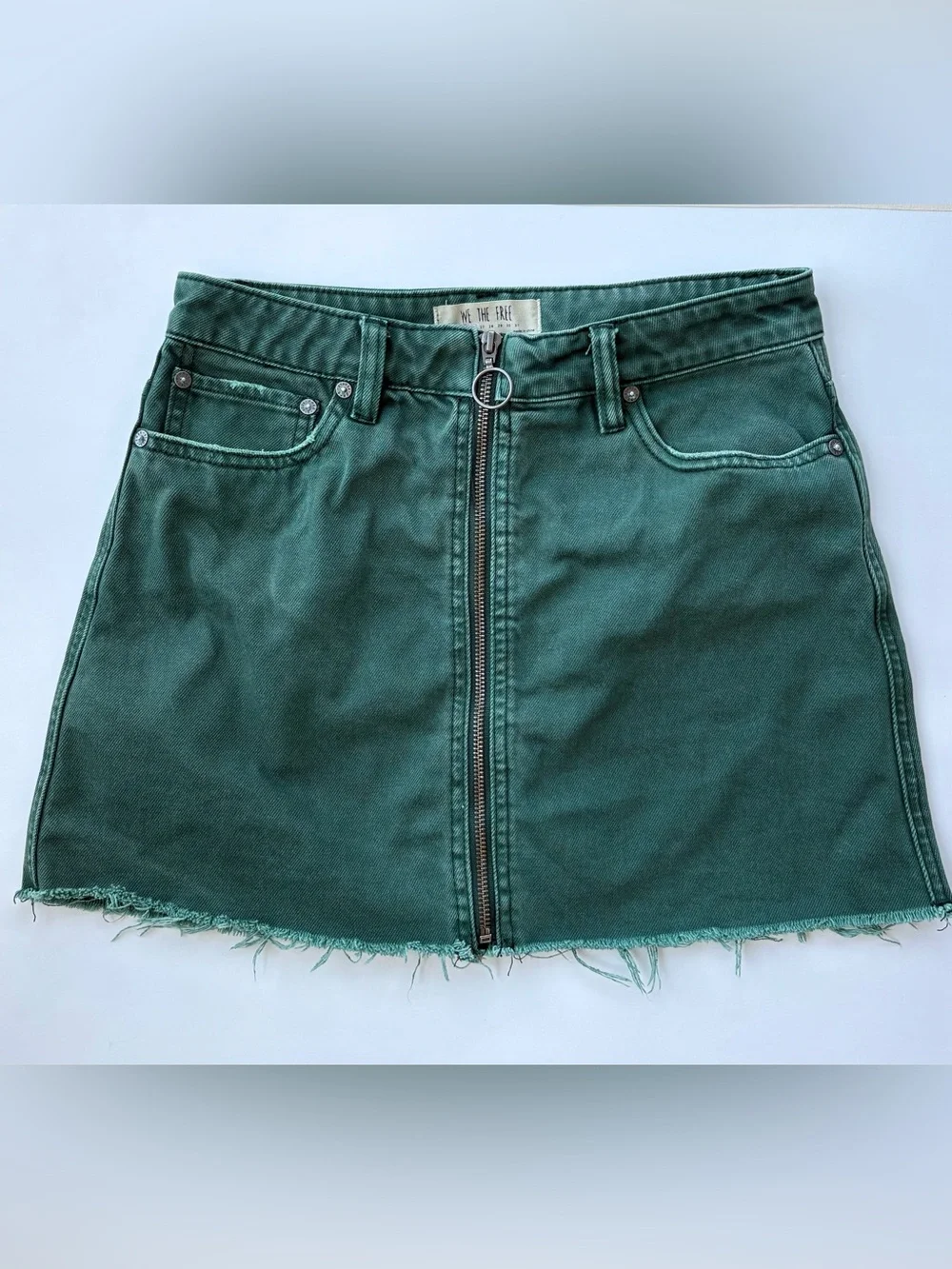 We The Free Green Denim Mini Skirt Size 26 Front Zip Raw Hem Utility Boho